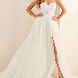 Enchanting E501 Wedding Dress